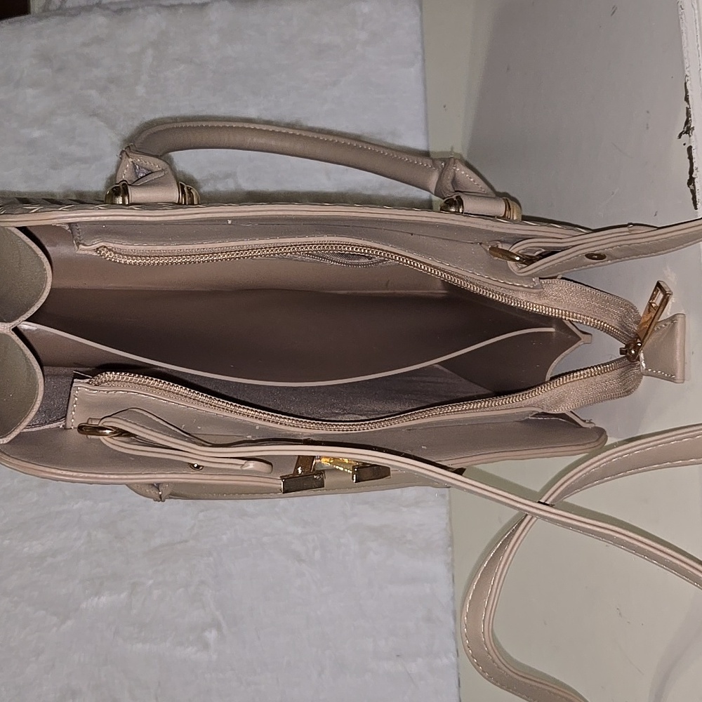Purse - Picture 5 of 6